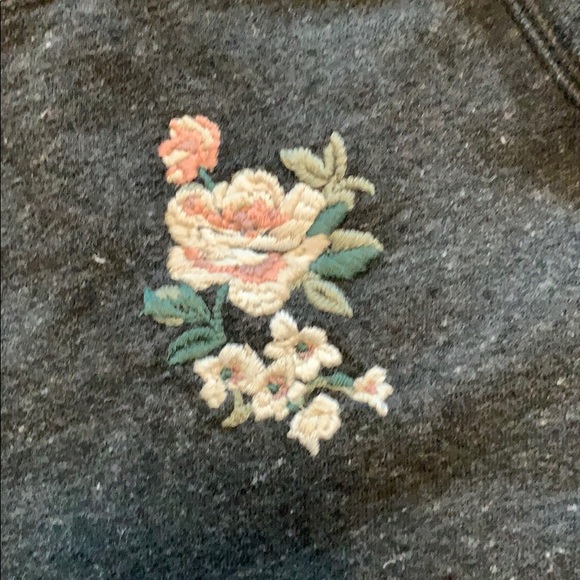 Abercrombie - Picture 3 of 3